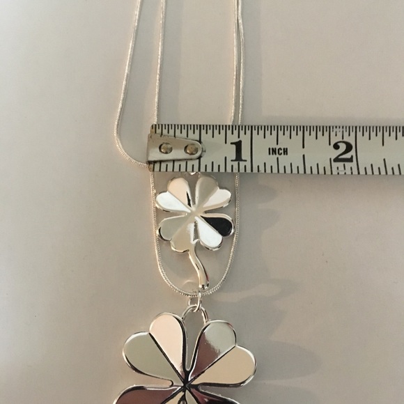 DOUBLE CLOVER SILVER PLATED NECKLACE - Picture 5 of 7
